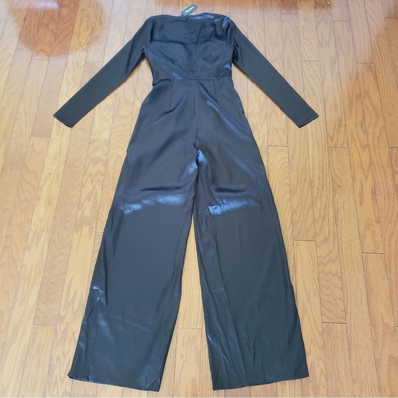 BOOHOO Satin Plunge Wide Leg Long sleeve Jumpsuit Black Sz 4 - Picture 2 of 8